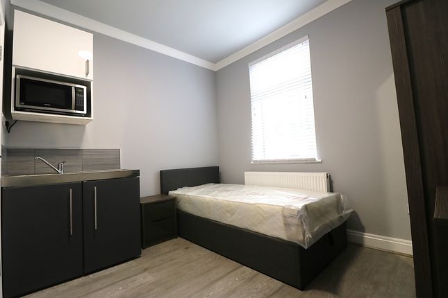 Room 4 84 Thorold Road,, Thorold Road, Ilford photo 4