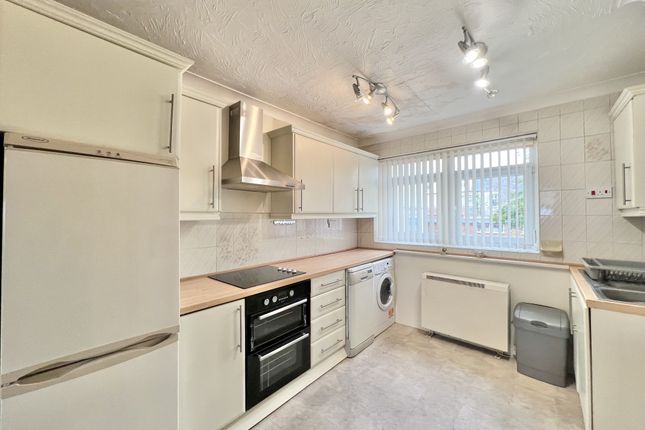 Flat 10, Bleasdale Court, Fleetwood photo 3