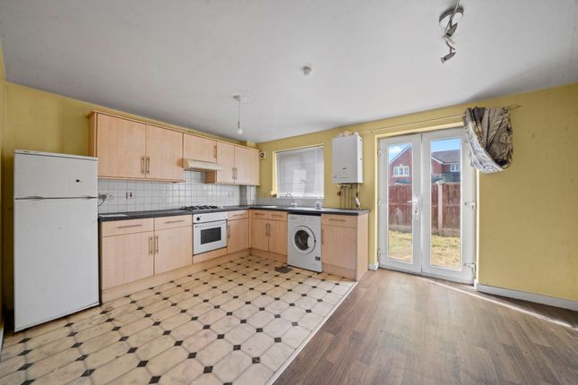 11 The Warren, Newton-Le-Willows photo 3