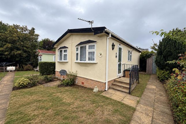 2-bed caravan on 11, The Beeches, Woodbine Close, Waltham Abbey, £79,950