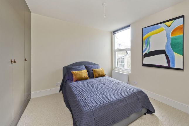 Maisonette to rent in Townmead Road, London