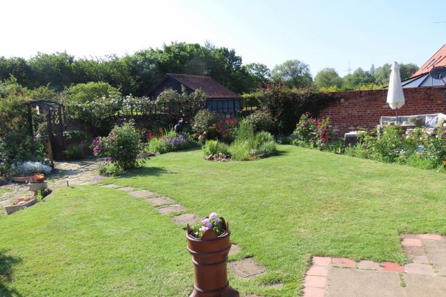 Oak Barn, Pipps Ford, Ipswich photo 3