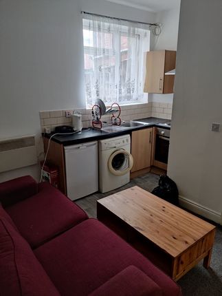 Flat to rent in Mayfield Road, Leicester