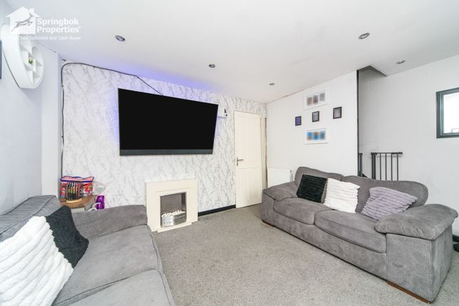 12, Maenofferen Street, Blaenau Ffestiniog photo 2