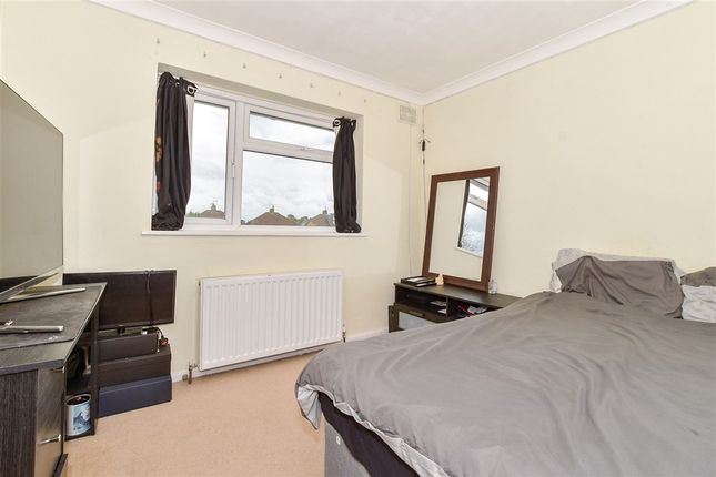 Kingsley Grove, Reigate photo 5