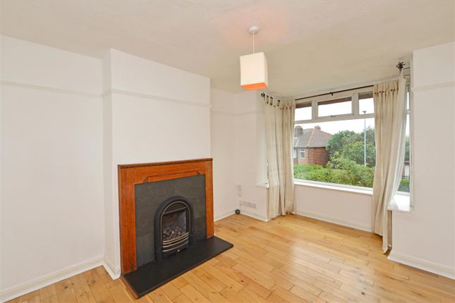 61, Lynwood Crescent, Leeds photo 2