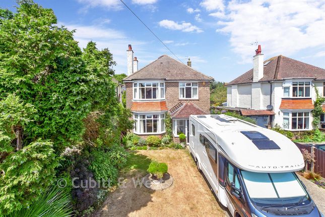 22, Parklands Avenue, Bognor Regis photo 4