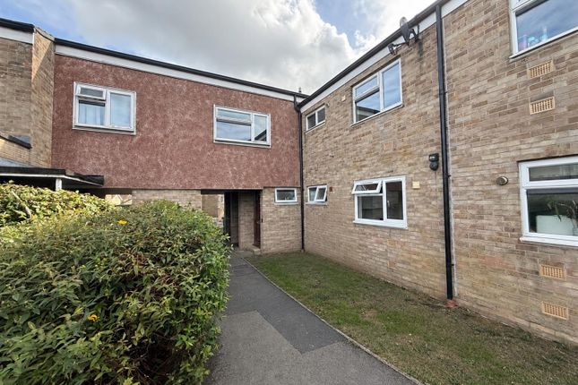 2-bed flat on 4, Greenway Court, Chippenham, £75,000
