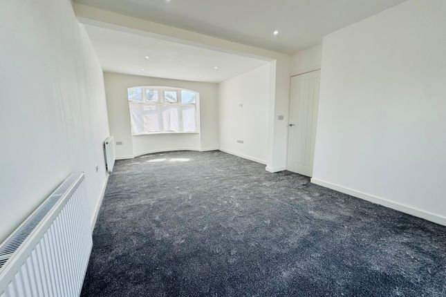 32, Wordsworth Avenue, DERBY photo 2