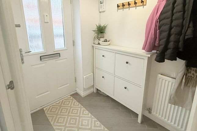 7 Leng Drive, 7 Leng Drive, Bradford photo 2