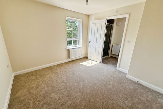 8, Cullar Crescent, Saltash photo 5