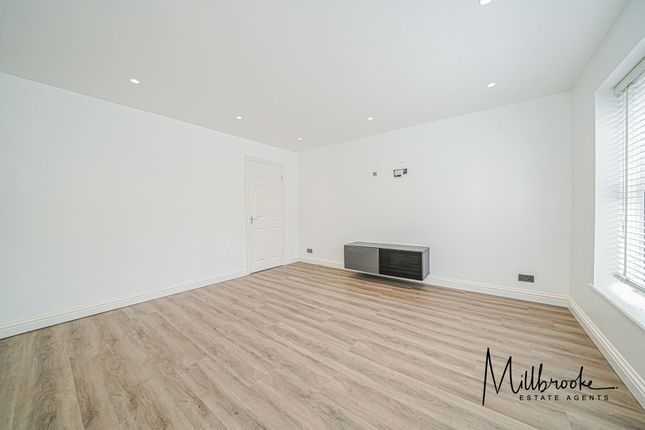45 Amberhill Way, Manchester photo 2