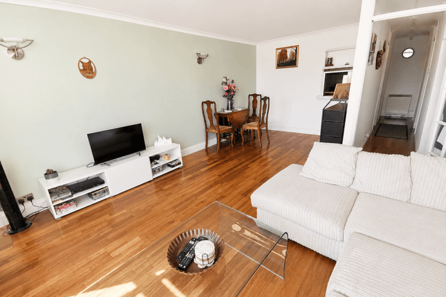 1 Woodrolfe Park, Tollesbury, Maldon photo 3
