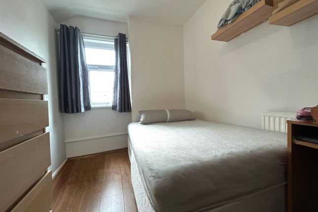 127, Treharris Street, Cardiff photo 4