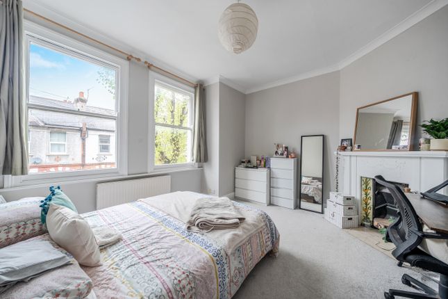 50, Salterford Road, London photo 3