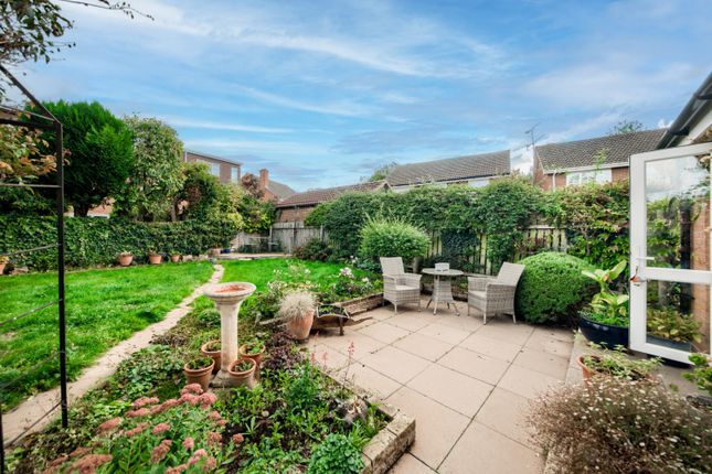 15, Hampdon Way Wellesbourne, Warwick photo 4
