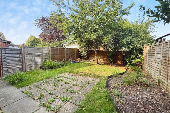4, Tickhill Close, Reading photo 2