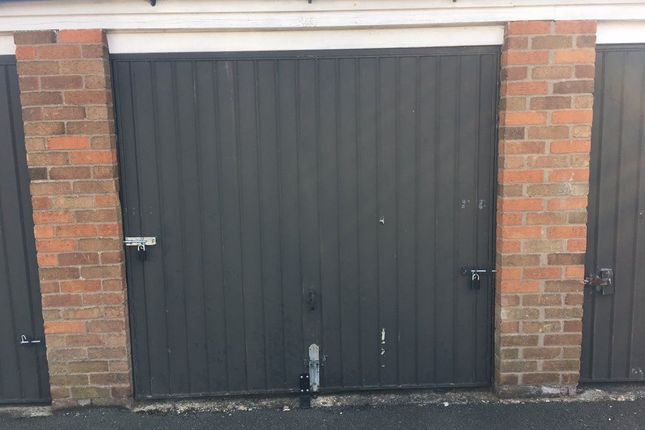 Parking/garage to rent in Woodway Lane, Walsgrave