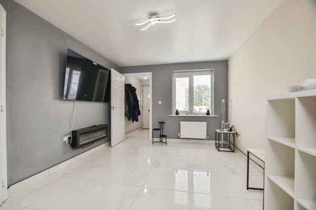 26, Deepdale Avenue, Stockton-on-tees photo 2
