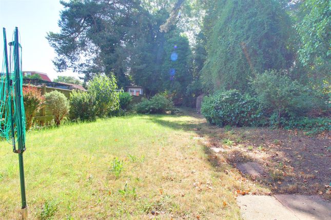116, Dixons Hill Road, Welham Green photo 2