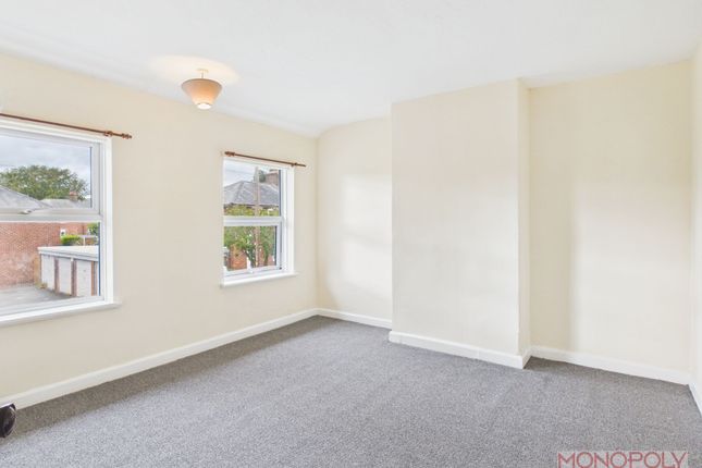 52 Oak Drive, Wrexham photo 3
