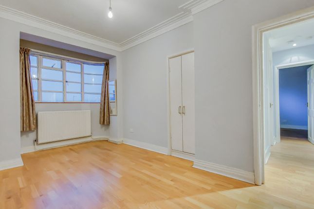 Flat to rent in Mornington Court, Mornington Crescent, Camden, London