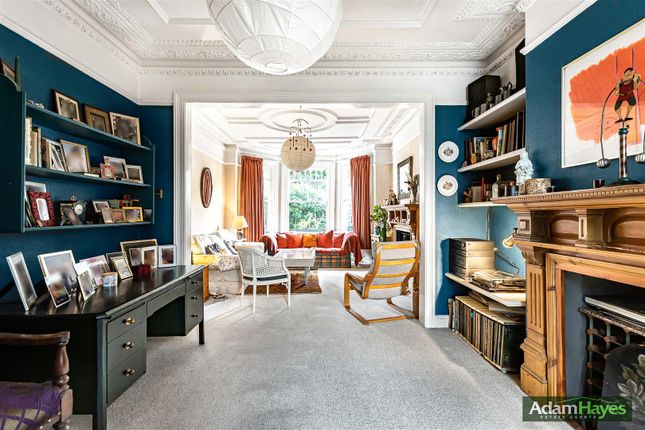 26, Fallow Court Avenue, London photo 4