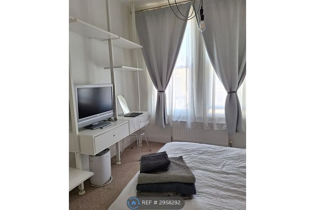 Flat, Campden, London photo 3