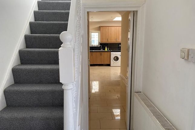 136 Bishops Road, Hayes photo 3