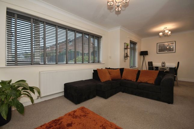 58, Elliott Drive, Derbyshire photo 2