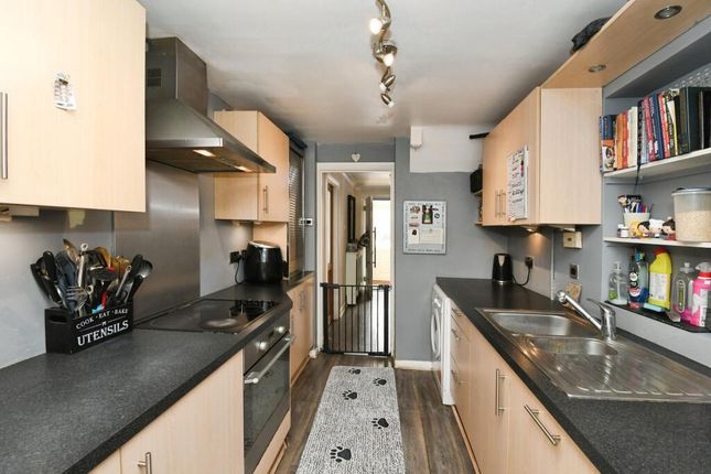 33, Beverley Grove, Lincoln photo 5