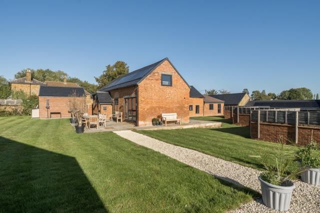 Yew Tree House,, Yew Tree House, Southam photo 3