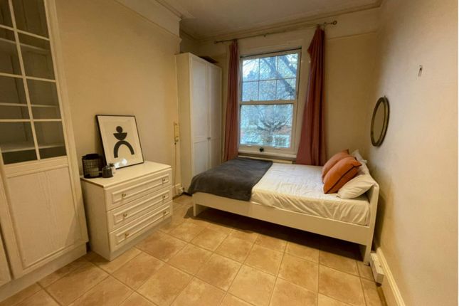 Thumbnail Room to rent in Northcote Avenue, London