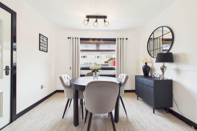 19, Cuckoo Way, Motherwell photo 4