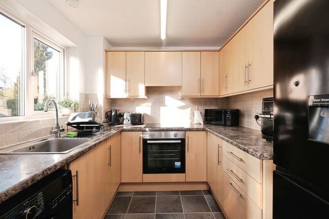 9, Farringdon Avenue, HEREFORD photo 2