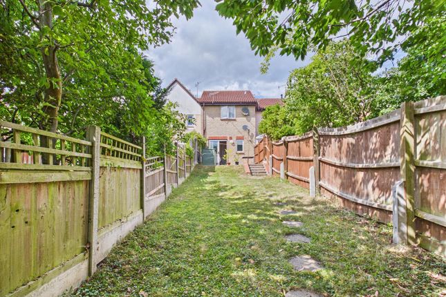 32, Peto Avenue, Colchester photo 4