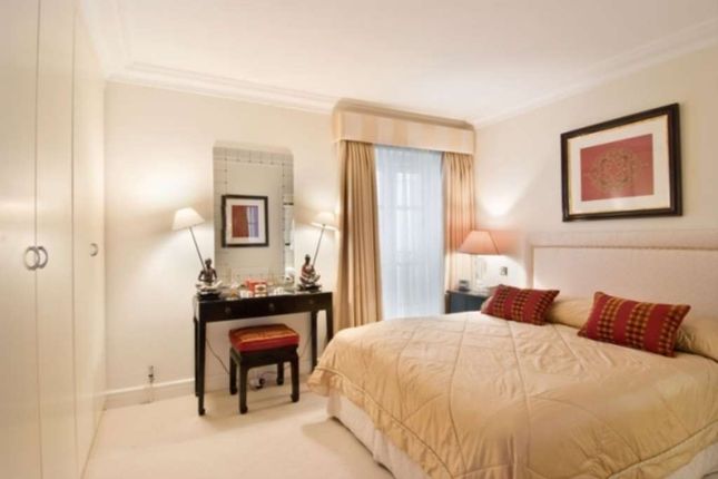 18 Oak Lodge, Oak Lodge, London photo 4