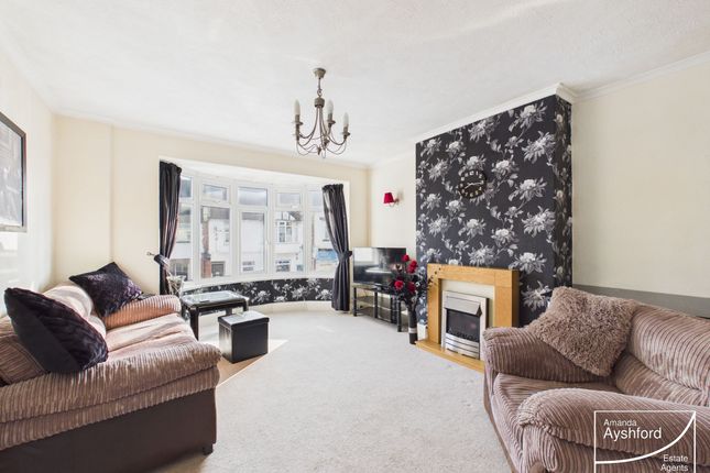 Flat 3 Sea Court, Preston, Paignton photo 2