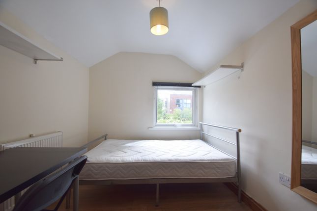 Rhymney Street, Cardiff photo 4