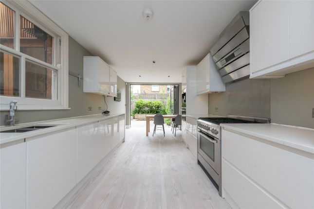 Thumbnail Terraced house to rent in Churchill Road, London
