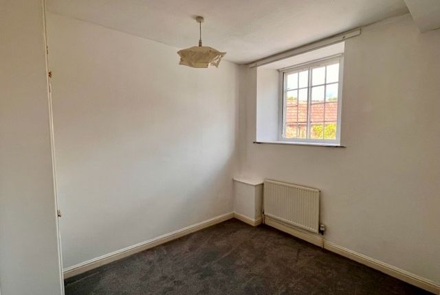Flat to rent in West Court, Wells