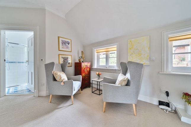 Flat 5, The Warren, Horsham Road, Handcross photo 4