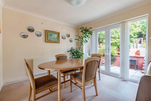 4, Treetops Close, Brighton photo 4