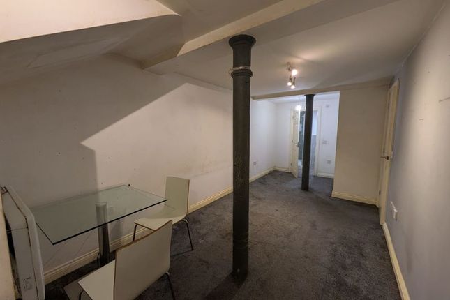 Flat 3, Camden House, Grey Street, Ashton-Under-Lyne photo 4