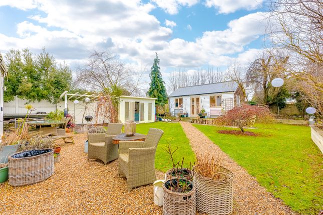 85, Burnham Road, Leigh-on-sea photo 3