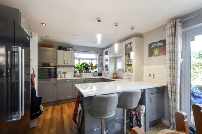 10, Ross Close, Saffron Walden photo 4
