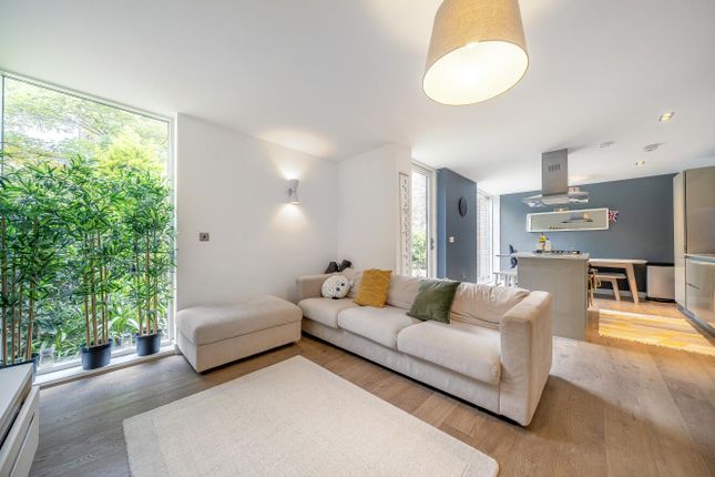 5, Napoleon Lane, Woolwich photo 4