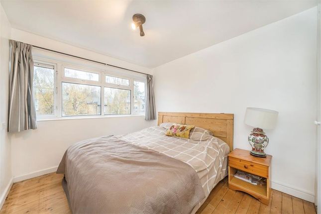 Flat 45, Westfields, Railway Side, London photo 4