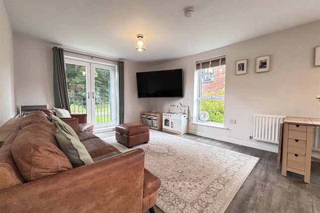 Flat 2, Orion Court, 10 William Belt Road, Pease Pottage photo 3