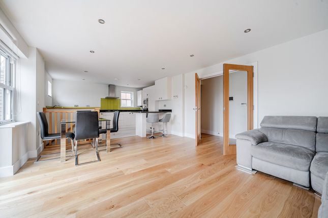 3, Risegate Lodge, Woodside Park photo 2